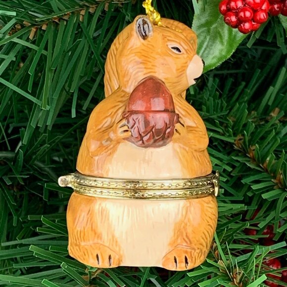Squirrel Acorn Porcelain Hinged Surprise Gift Trinket Box Christmas Ornament - Picture 3 of 5